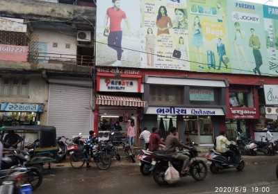 Parshva Super Market