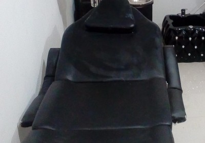 NAMAN BEAUTY PARLOUR